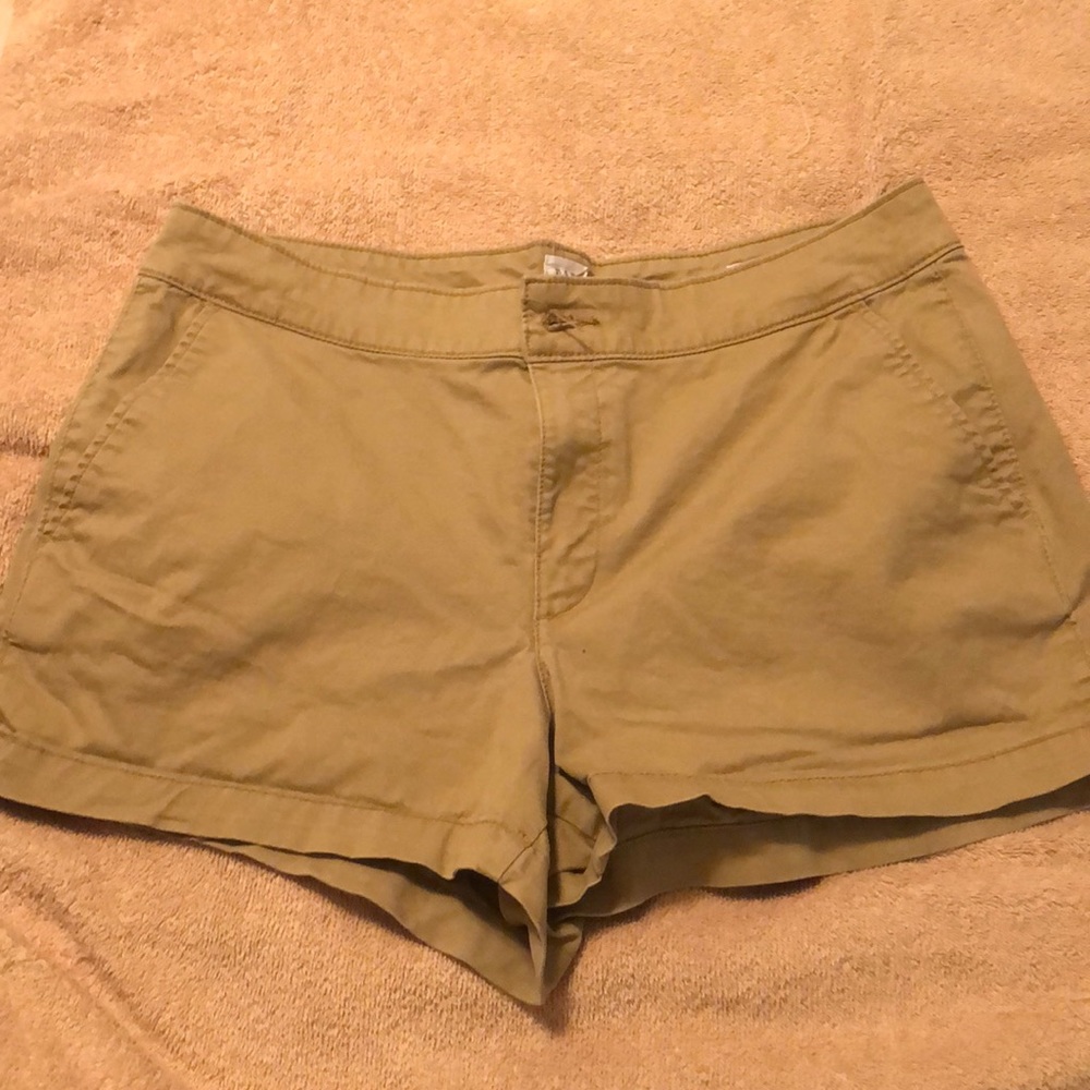 Gap khaki shorts